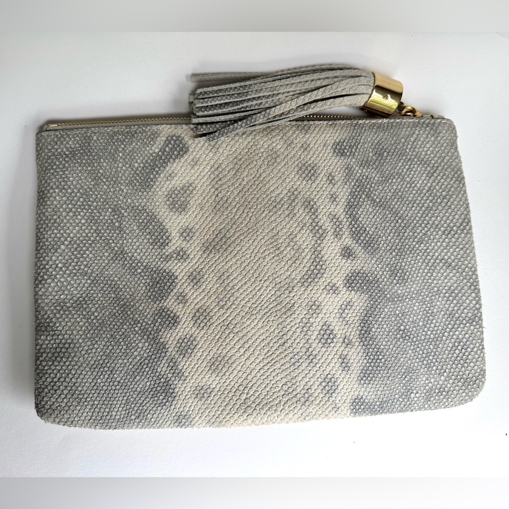 Elegant Gray GILI Halo Clutch with Tassel